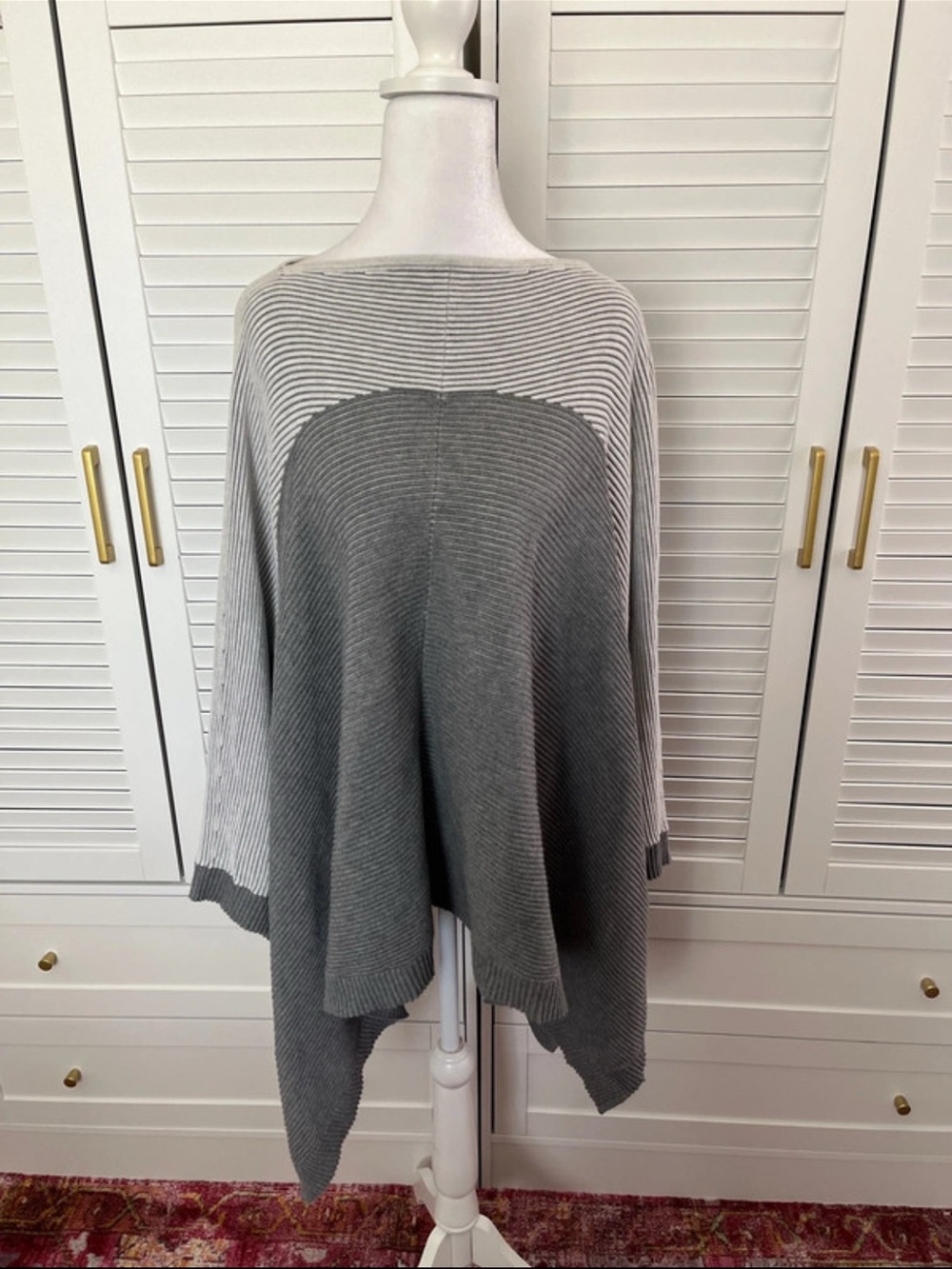 Women’s Gray Ombre Ribbed Poncho Sweater Heavyweight Layering Old Money Minimal